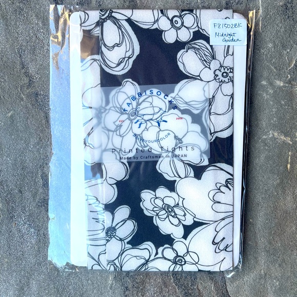 PRINTED TIGHTS
Floral Printed Tights Collection - MIDNIGHT GARDEN - Picture 2 of 2